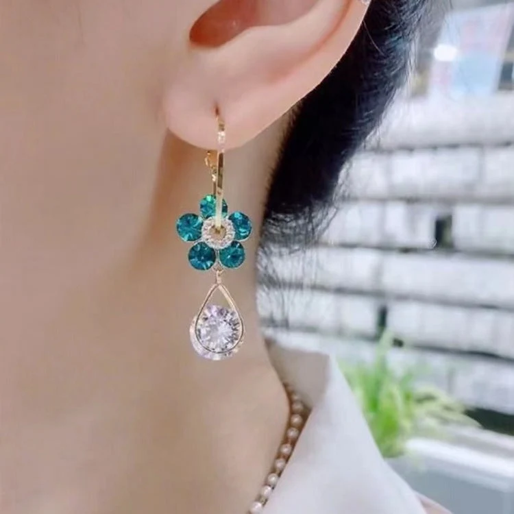 π Fashion Flower Crystal Earrings - Image 4