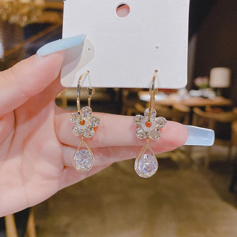 π Fashion Flower Crystal Earrings - Image 3