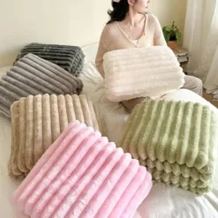 π«2025 Hot SaleποΈThickened rabbit plush&milk velvet cover blanket